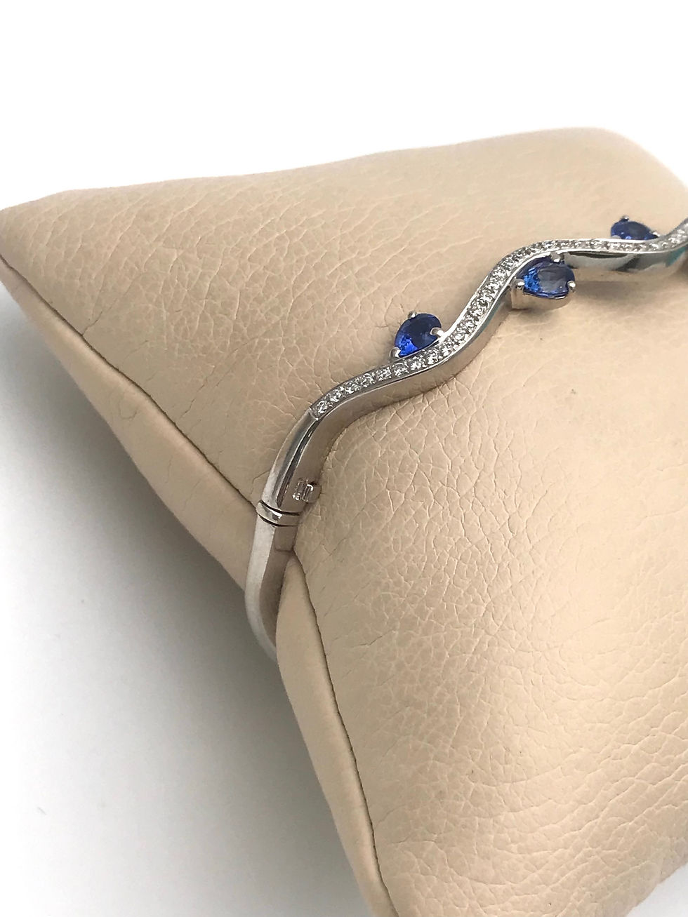 Thumbnail: 18kt White Gold 1.95cts(tw) Genuine Tanzanite & Diamonds Bangle Bracelet 6.75”