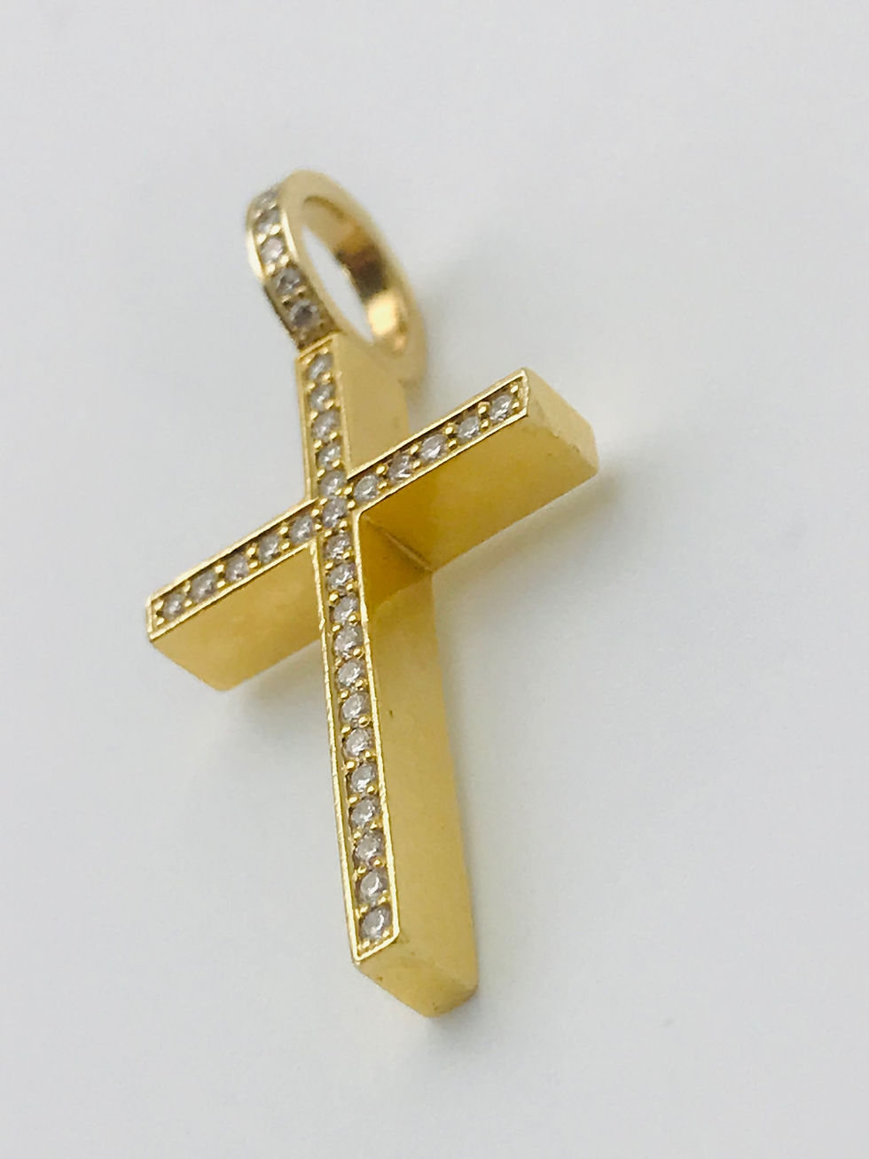 Thumbnail: 18k Yellow Gold .30pts(tw) Natural Channel Set Diamonds Cross Pendant