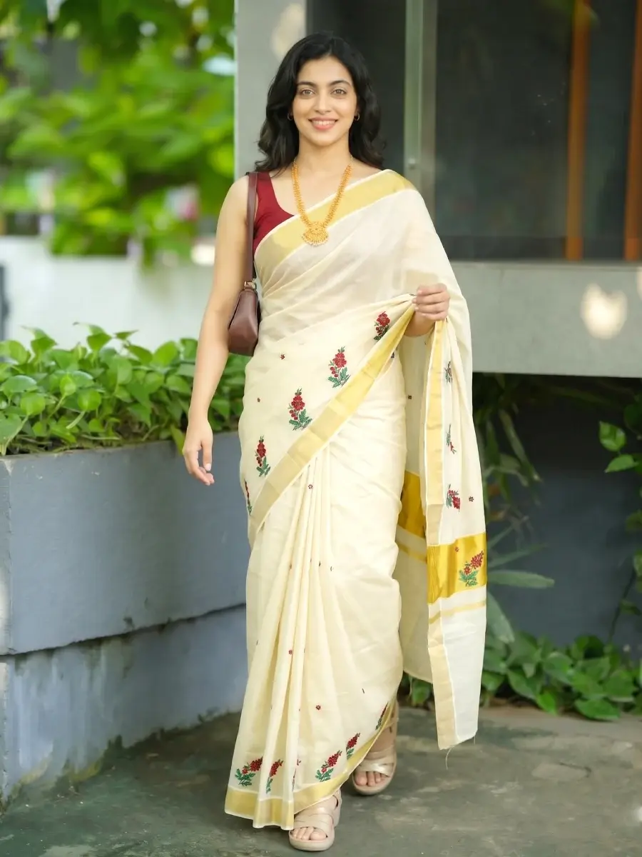 Thumbnail: Maroon Grape Embroidery Kasavu Tissue Saree full view