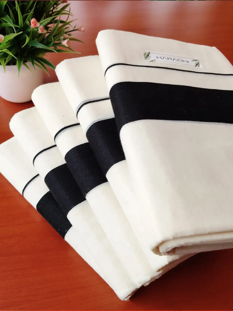 Black Cotton Katti Kara Setmundu main view