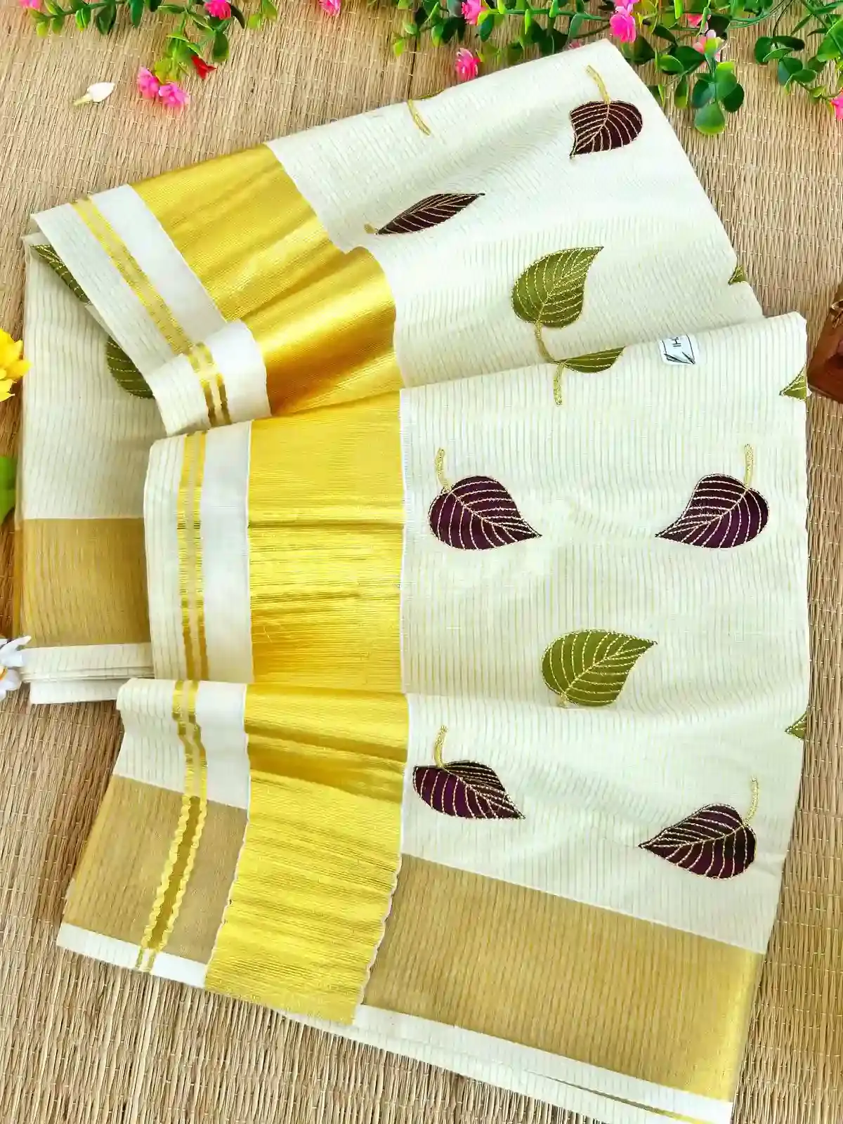 Green & Coffee Leaf Embroidery Golden Stripe Kasavu Cotton Saree