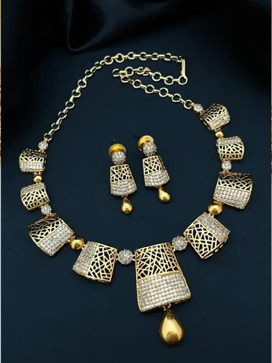 Antique Necklace Set with Earrings main view