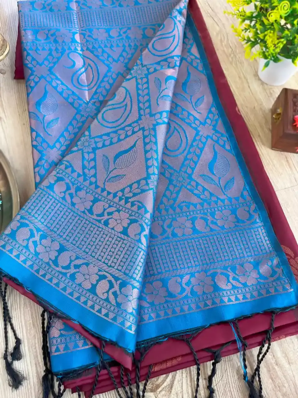 Mango Designer Maroon with Cobalt Blue Soft Silk Saree pallu view