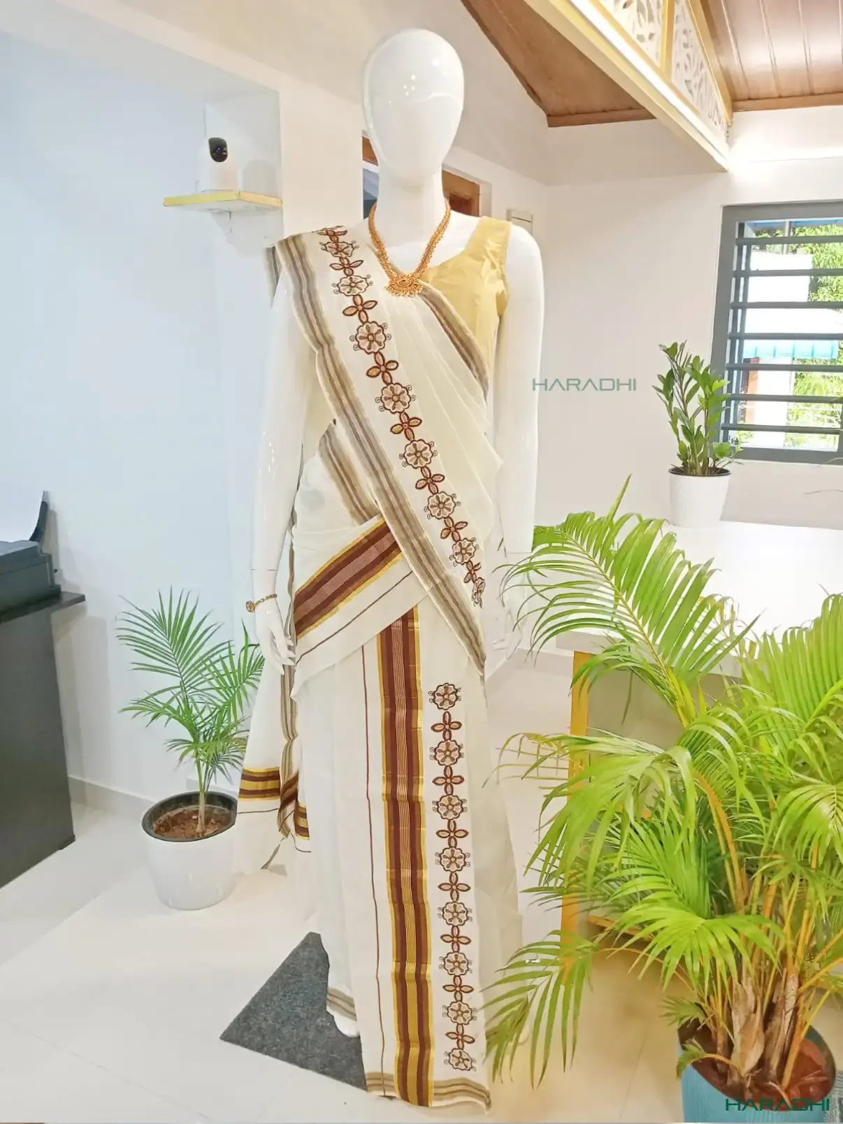 Coffee Flower Designer Zari Handloom Cotton Setmundu with Main View