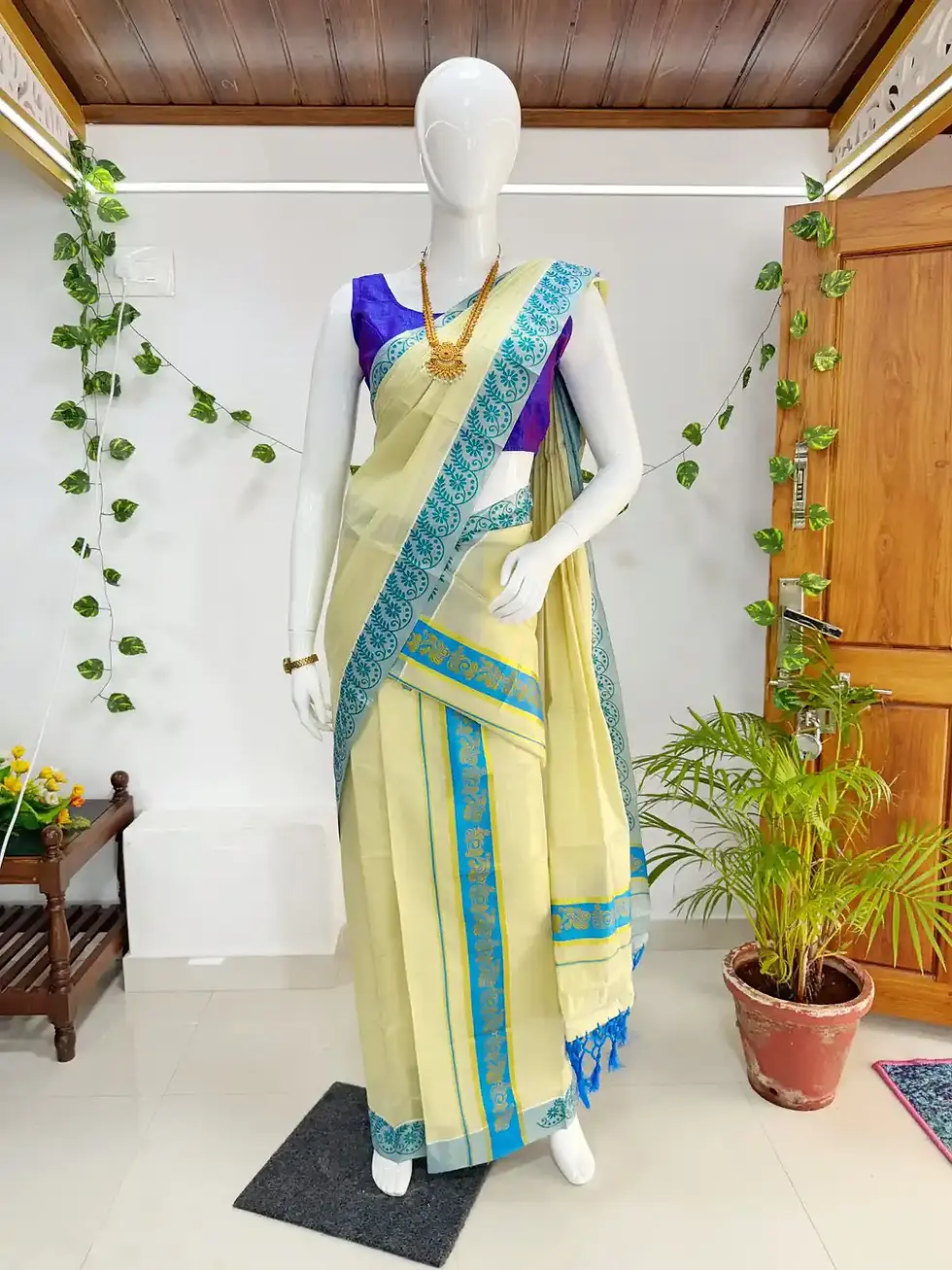 Ciel Blue Floral Tussel Tissue Kasavu Settu Mundu main view