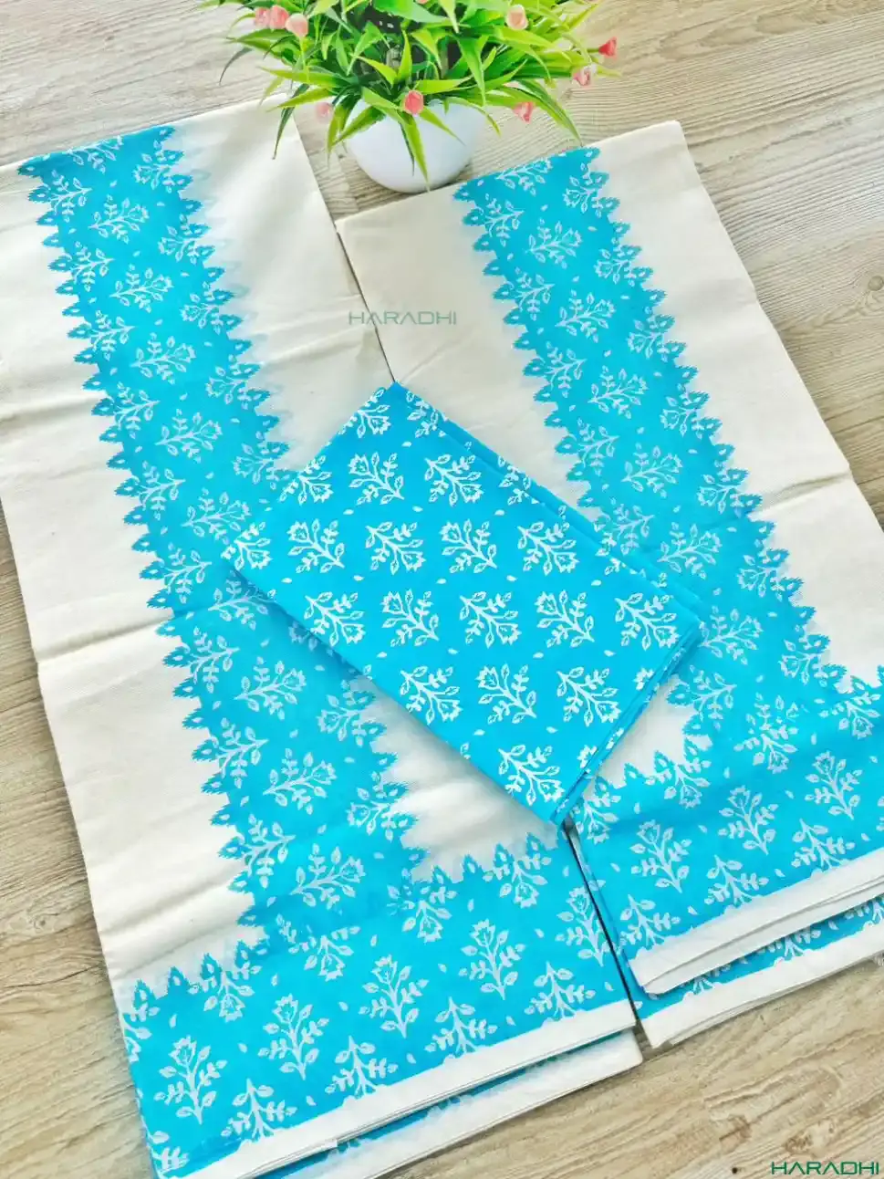 Thumbnail: Sky Blue Floral Pure Cotton Setmundu with Blouse