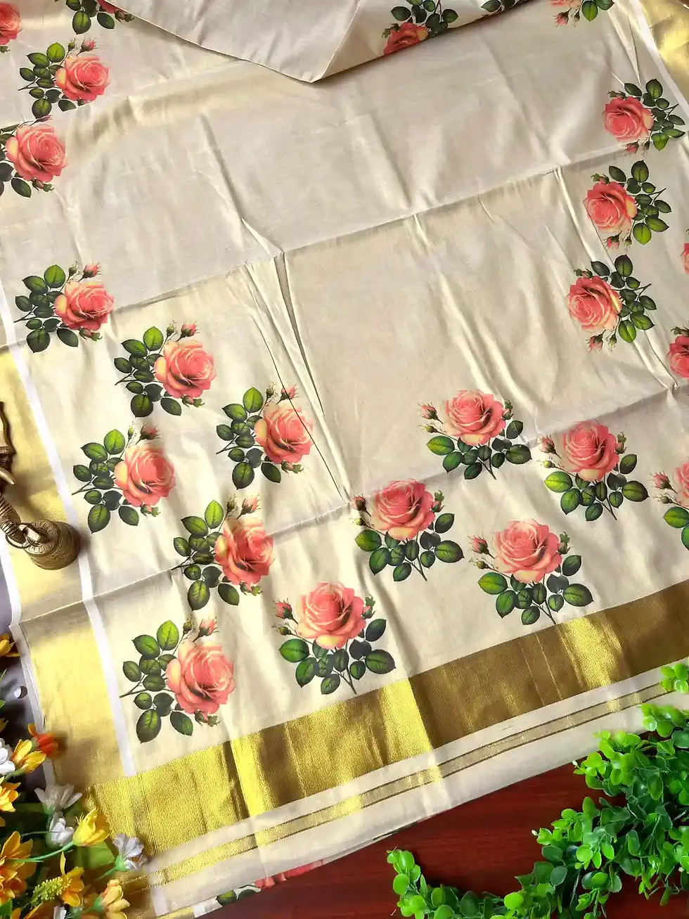 Pink Rose Motif Kasavu Tissue Saree with Blouse main view