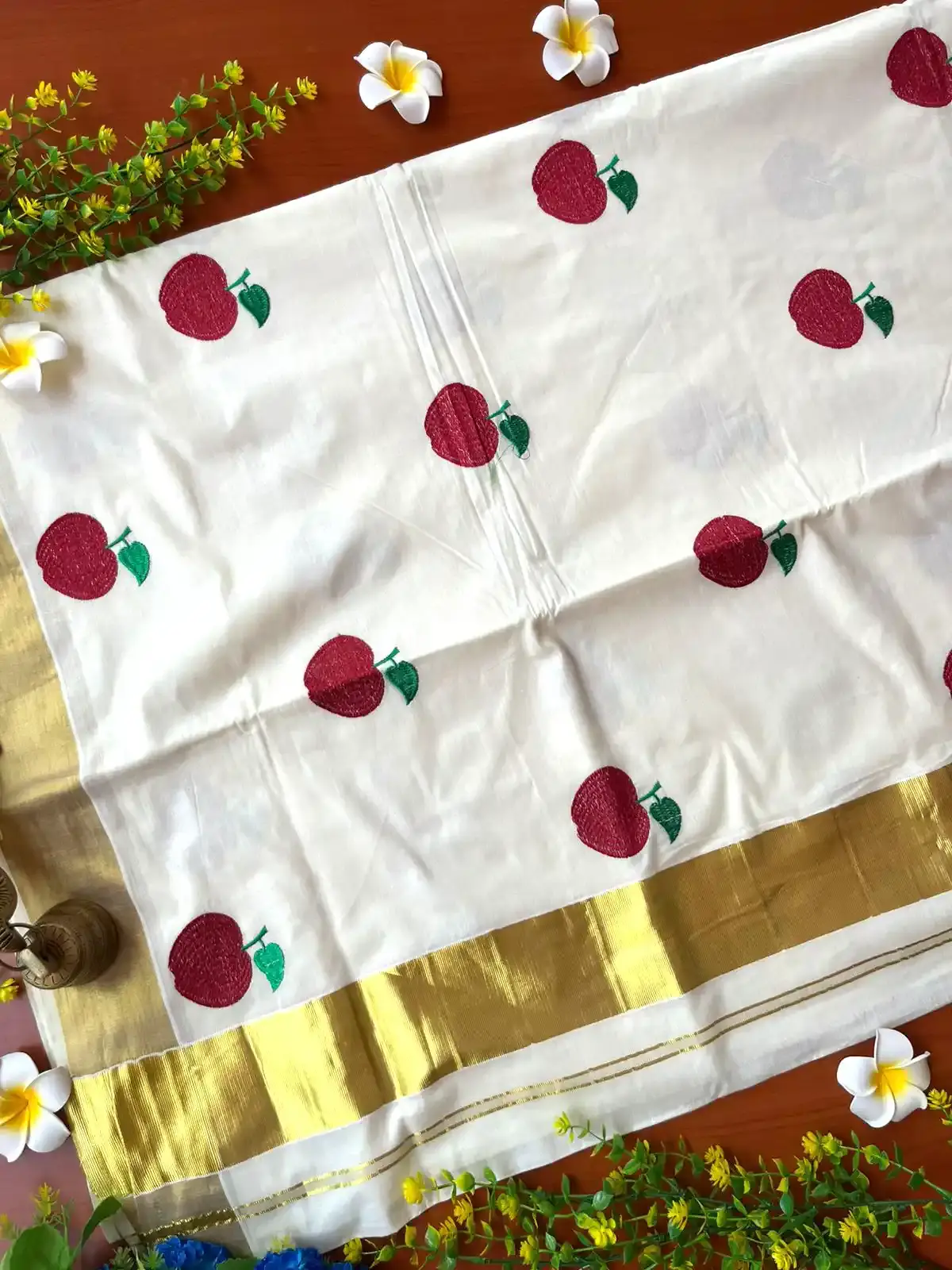 Apple Embroidery Kasavu Cotton Saree with Blouse main view