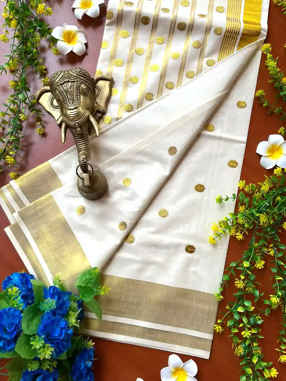 Thumbnail: Premium Golden Polka Dot Zari Woven Kasavu Cotton Saree with Running Blouse body design view