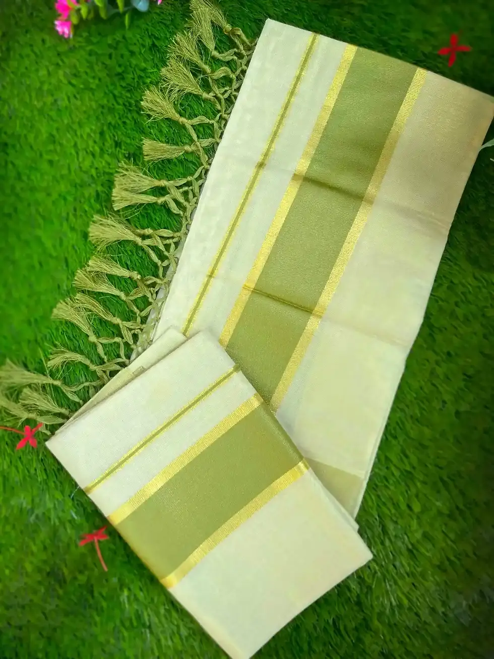 Pea Green Kasavu Tussel Tissue Setmundu main view