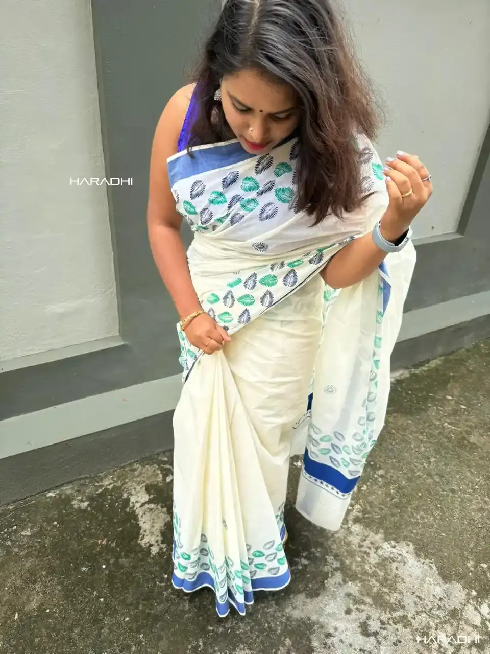Blue Leaf and Chakra Designer Kerala Cotton Saree with Blouse Top View