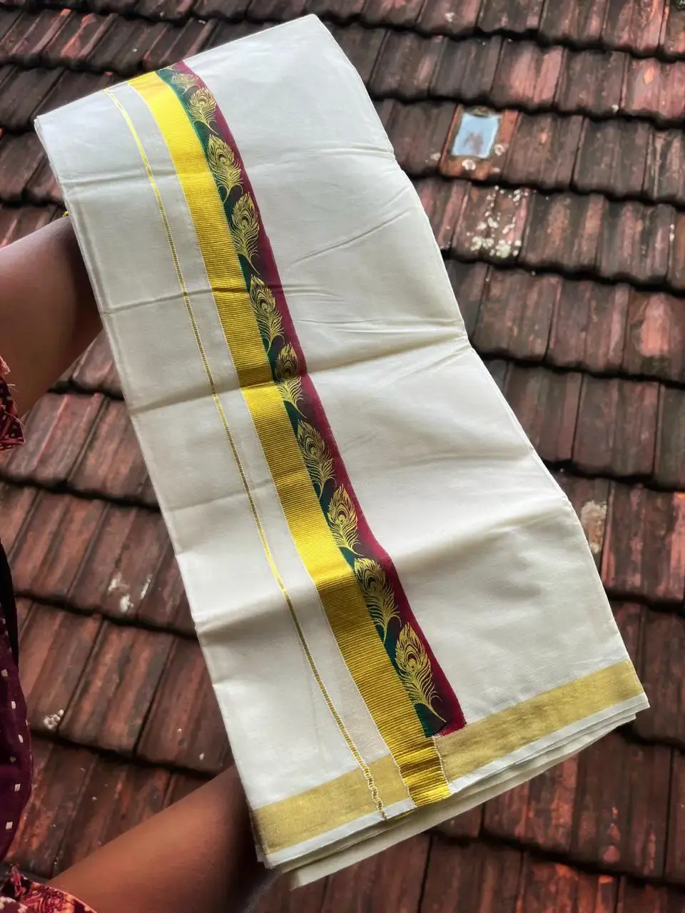 Golden Feather Green & Maroon Kasavu Cotton Double Mundu Dhoti opened view