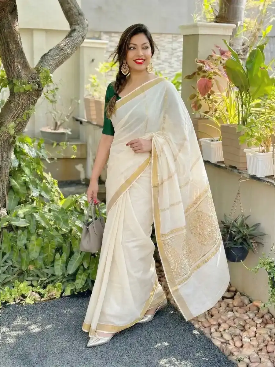Chakra Jacquard Pallu Kasavu Saree main view