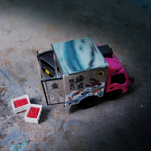Tiny Q Uno-Series 08 - Isuzu N-Series 1993 Seafood Truck (Fish