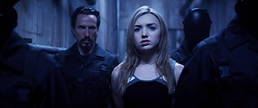 Peyton List & Michael Traynor in "The Thinning"