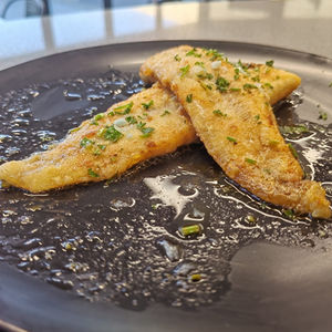 Garlic and lemon sauce for fish