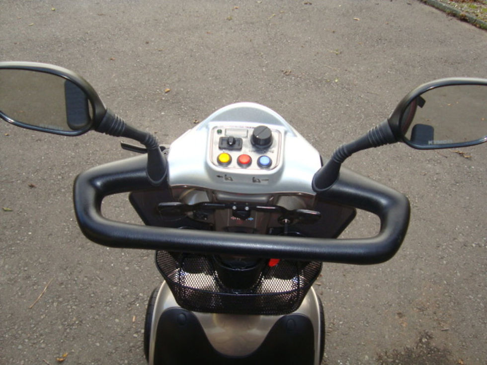 Thumbnail: Kymco Midi XLS Mobility Scooter