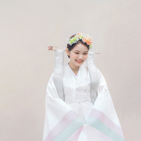 Trang phục Hanbok cưới hoàng gia - cận cảnh cô dâu