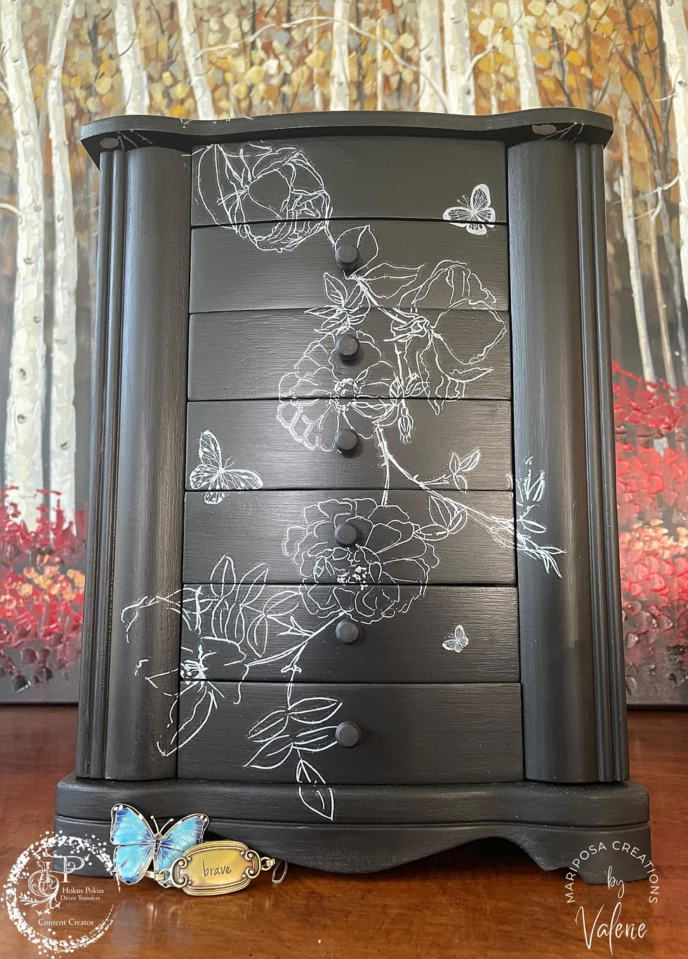 Thumbnail: Black & White jewelry box