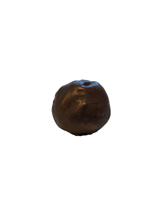 Cheese truffle with tomatoes