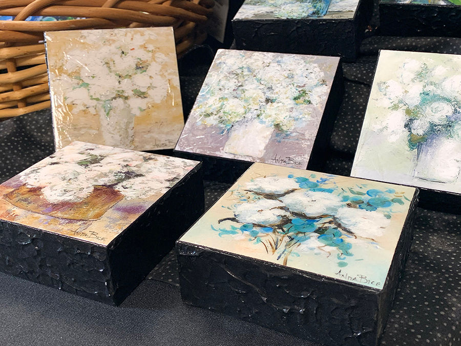 Thumbnail: "White Flowers in Grey Background"_4x4minis