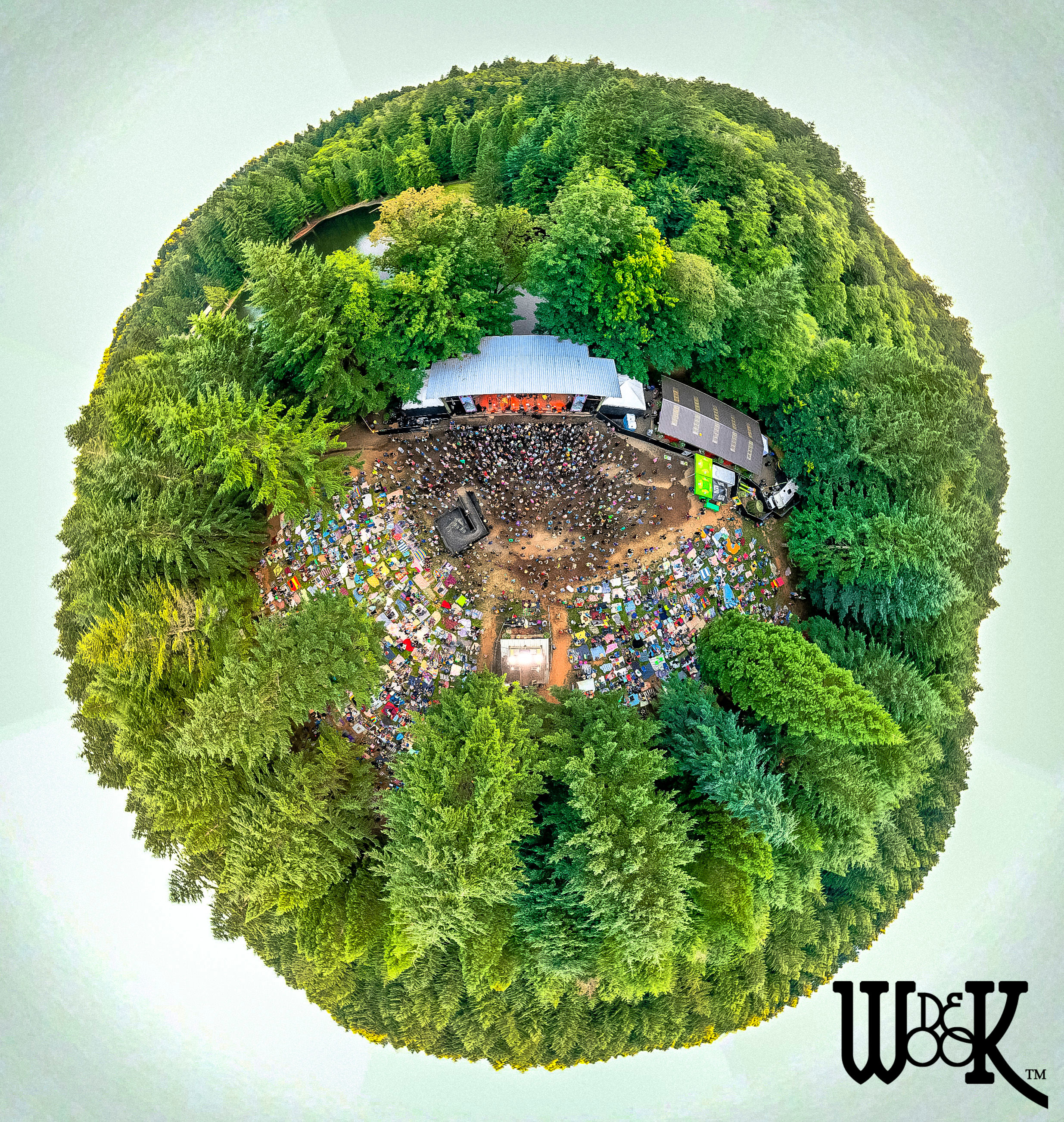 The Wreath (12"x12" 1.50" Canvas wrap w/ mirror edge)