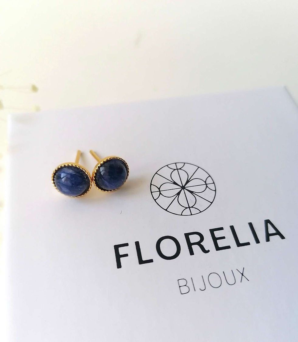 Miniature : BLEUET - Puces d'oreilles avec une pierre florale en pétales de bleuet 