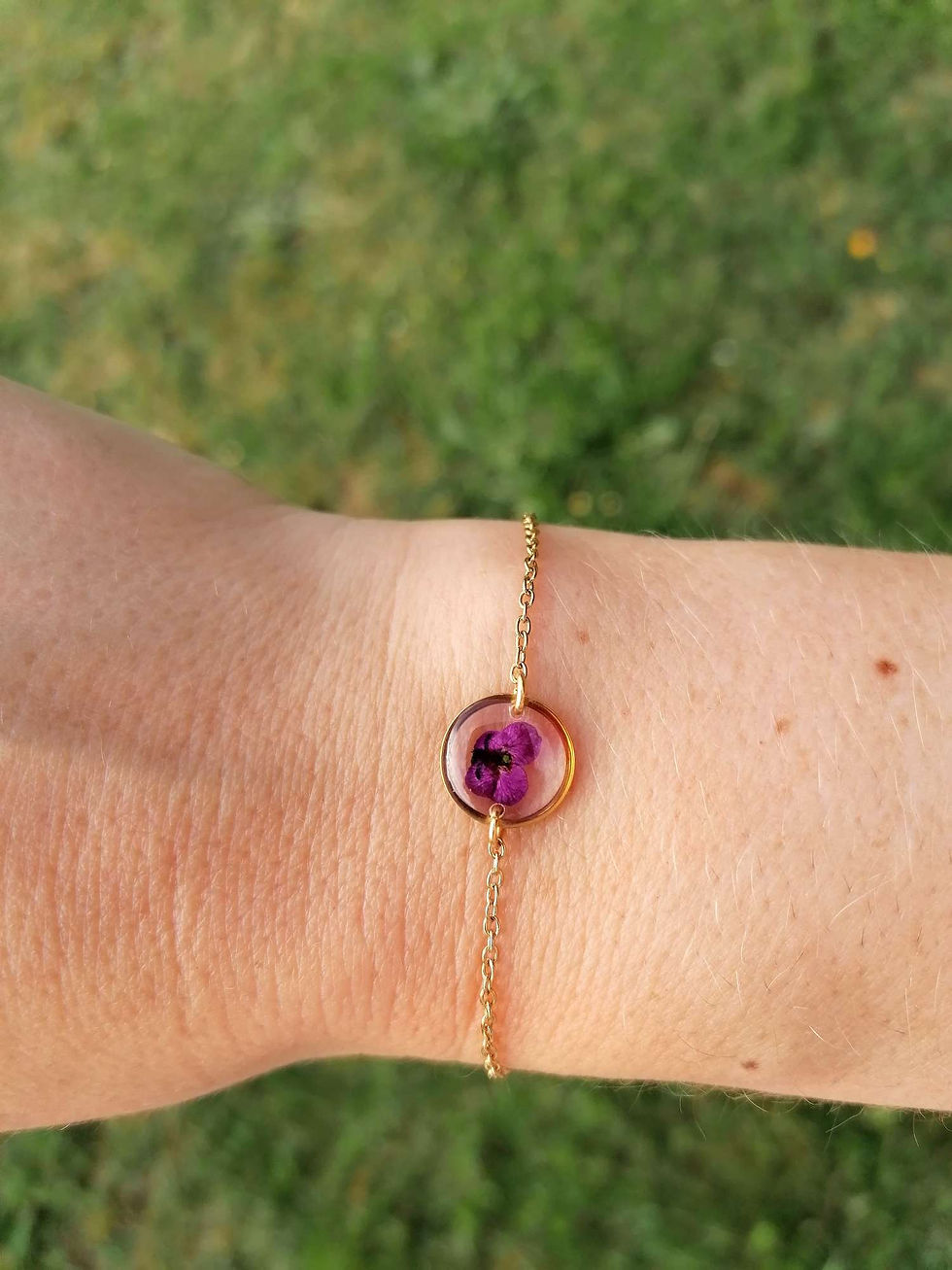 Miniature : ALYSSE - Bracelet avec une fleur naturelle d'alysse violette