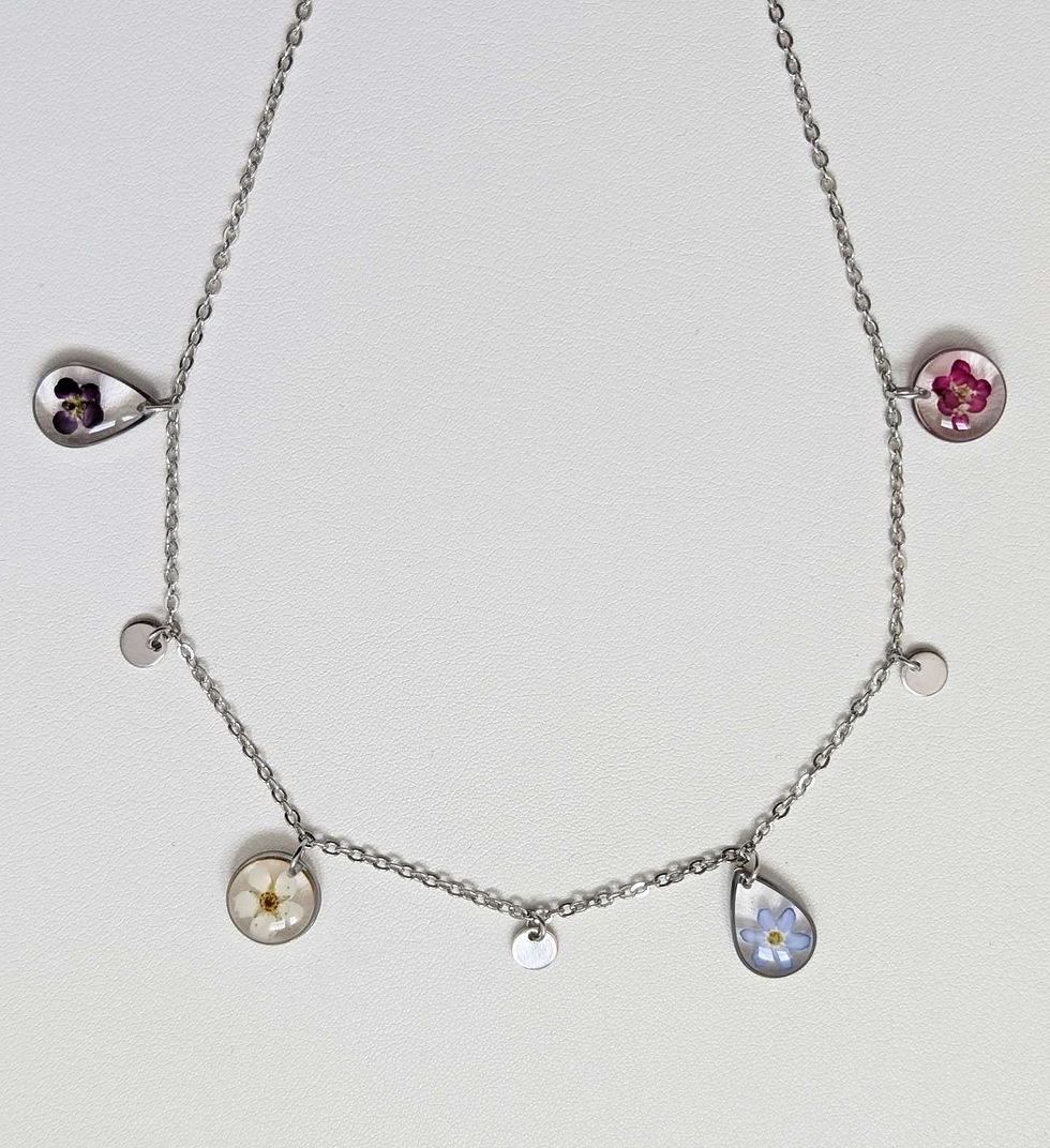 Miniature : FLOWERS - Collier bohème avec 4 charms en fleurs naturelles