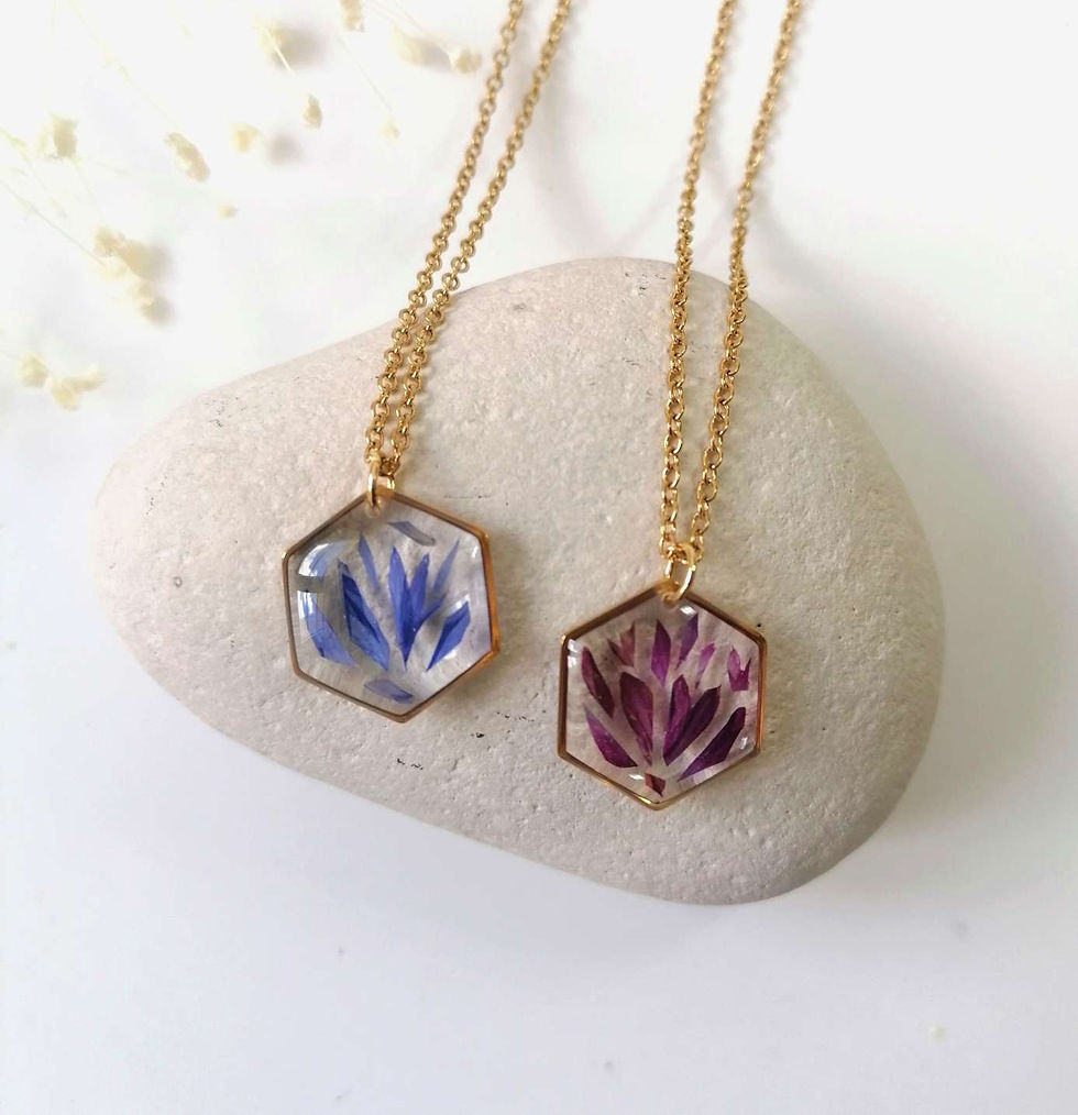 Miniature : BLEUET - Collier hexagonal avec des pétales naturels de bleuet