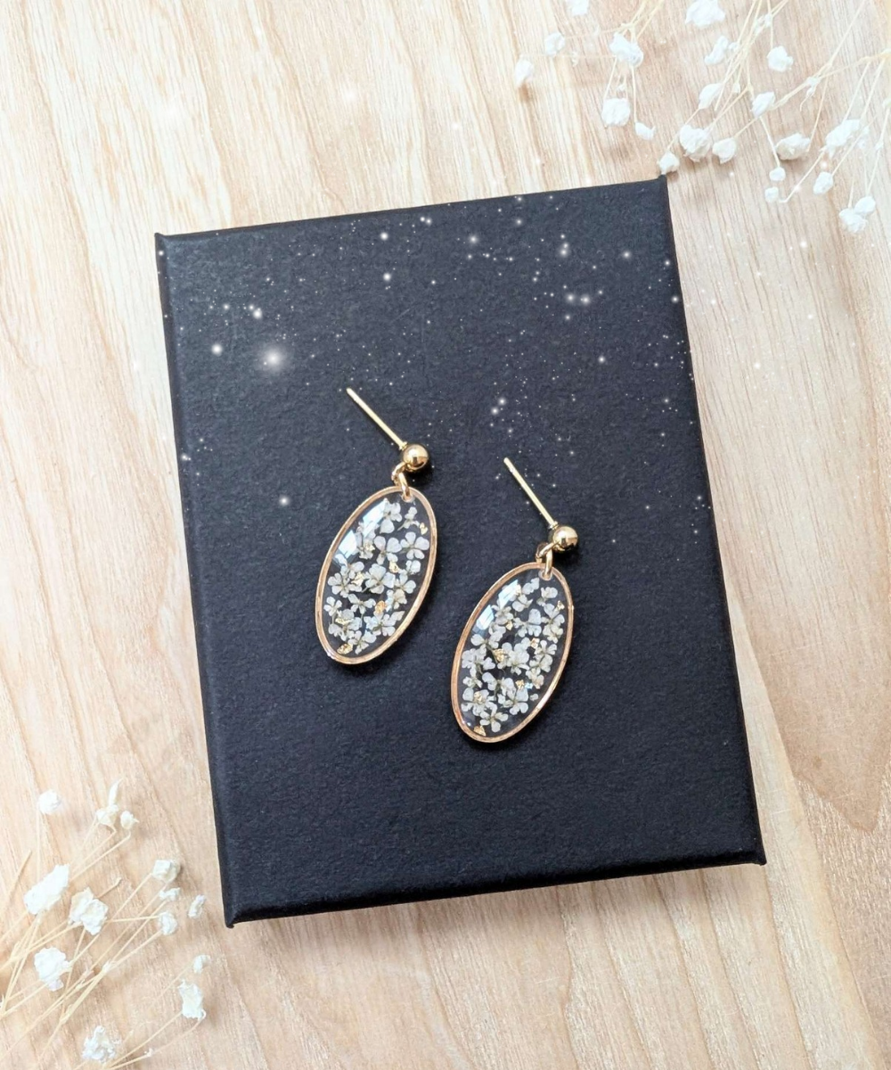 MOON - Boucles d'oreilles avec des fleurs sauvages et de la feuille d'or