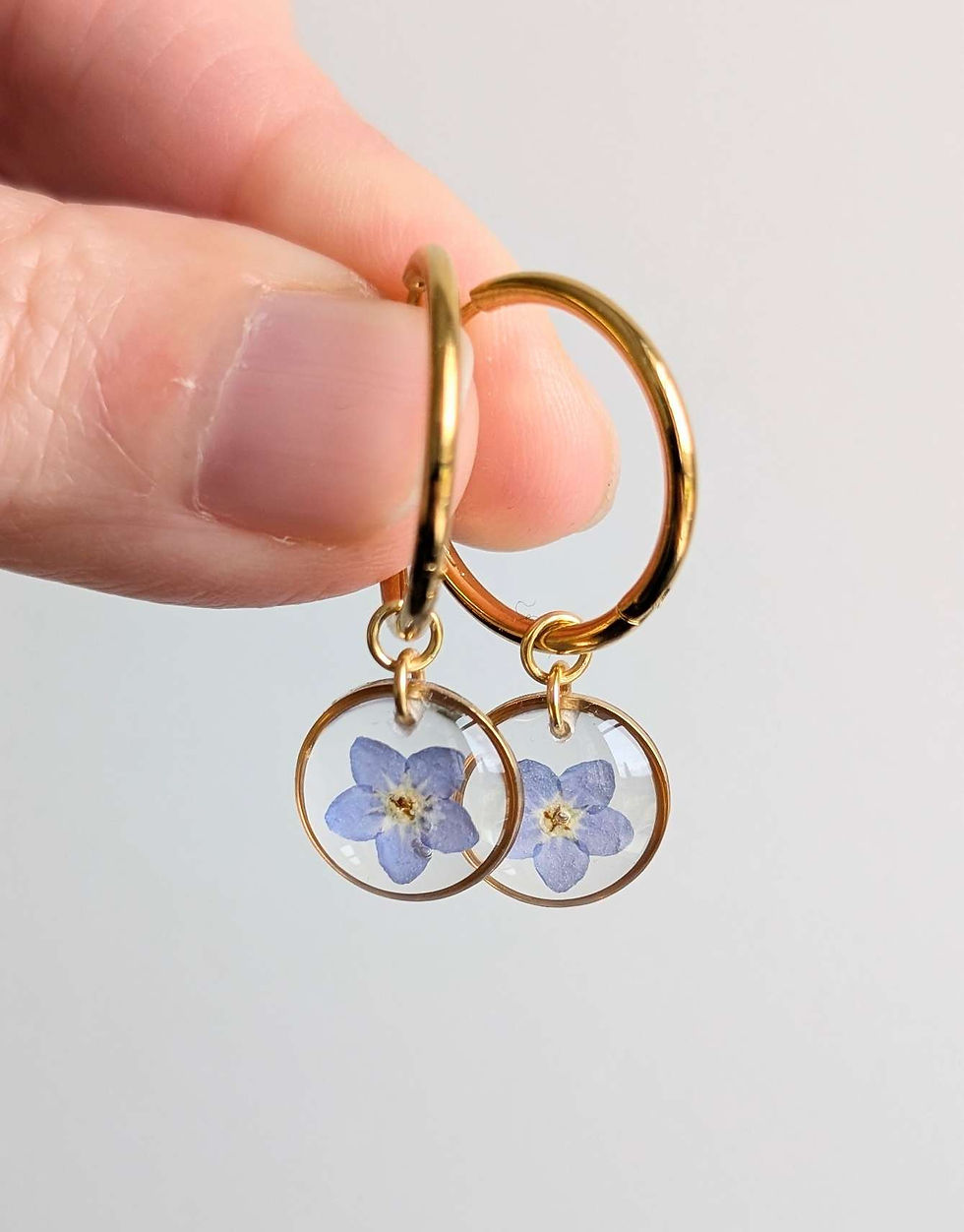 Miniature : MYOSOTIS - Boucles d'oreilles créoles avec des myosotis bleus - 2 tailles 