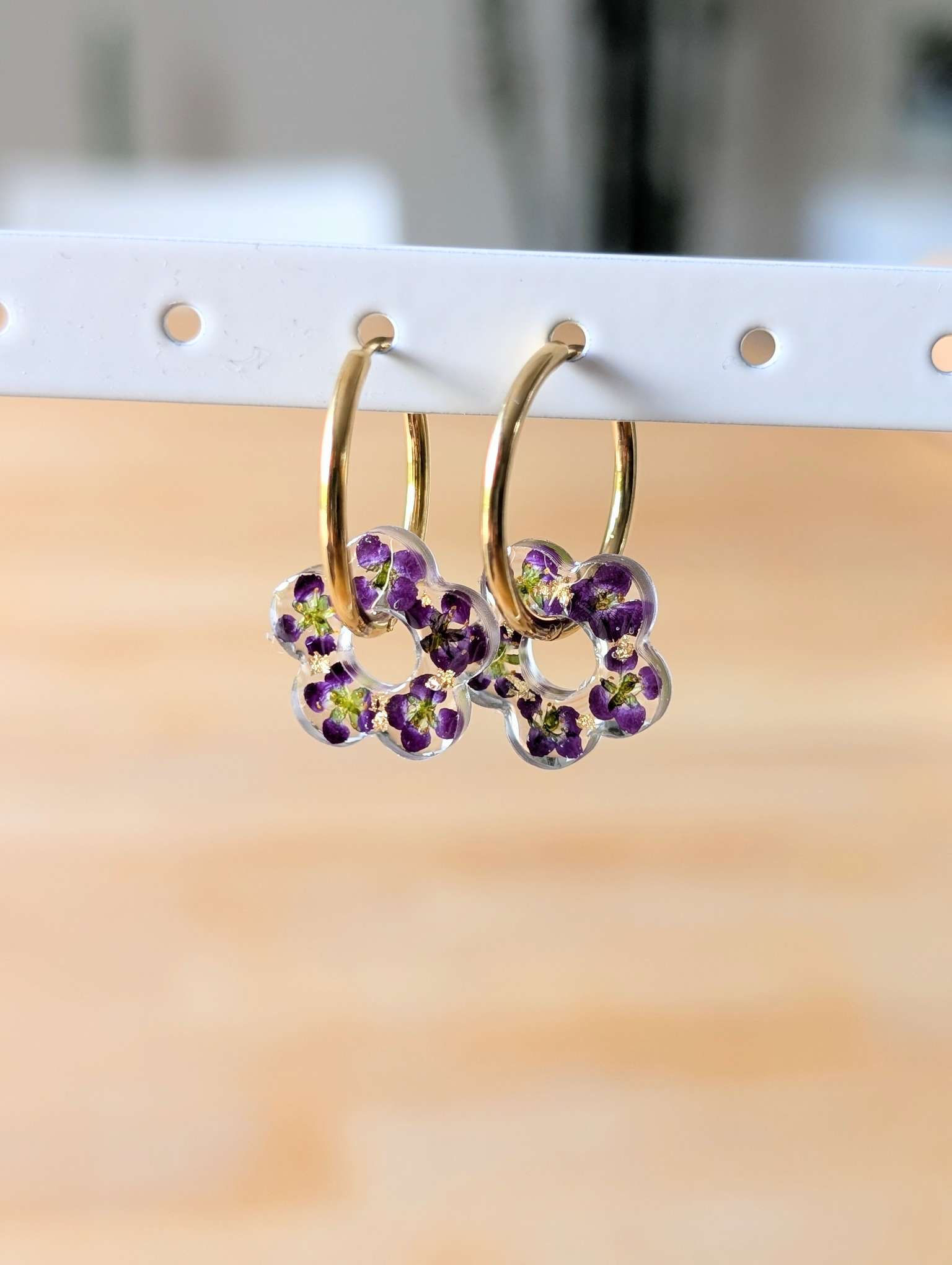 ALYSSE - Créoles avec pampilles interchangeable fleurs violettes et feuille d'or