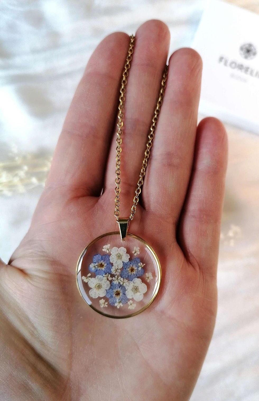 Miniature : SPRING - Collier avec des fleurs de spirée, myosotis et carottes sauvages 