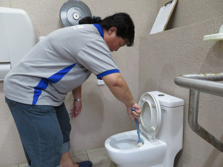 台灣365拍攝計畫 ∣ 身兼多工的清潔人員