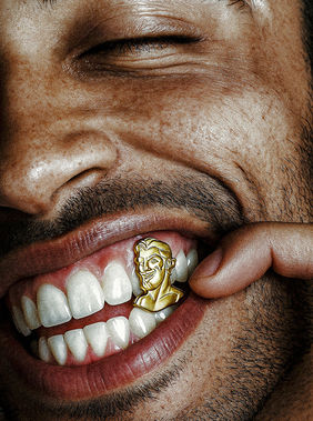🦷 ✨Grin and gild it, because sometimes a smile needs a little ego embedded. Thanks to Bastian for being open to madness 👄 📸