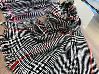 カシミアストール　入荷しました。