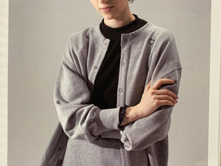 前後着用可能で、1枚あると便利です！！