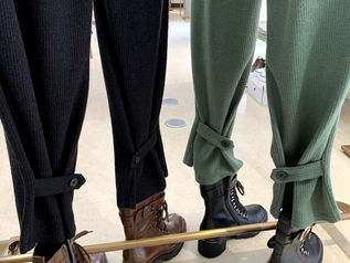 足元　ボタンで調節できるので変化します。