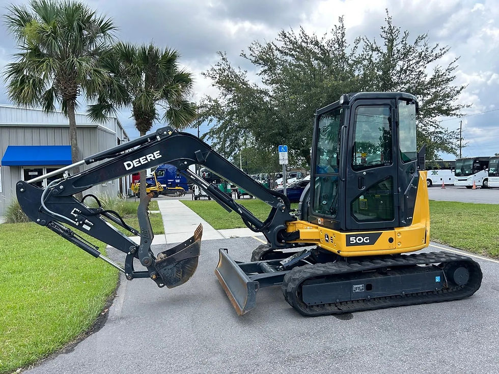 Miniatura: 2022 John Deere 50G Enclosed cab mini excavator
