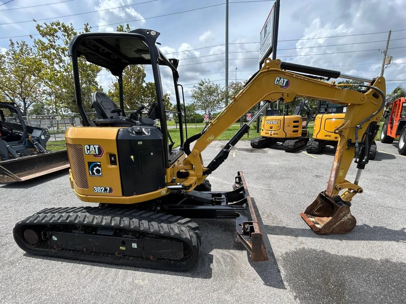 2021 CAT 302.7 mini excavator