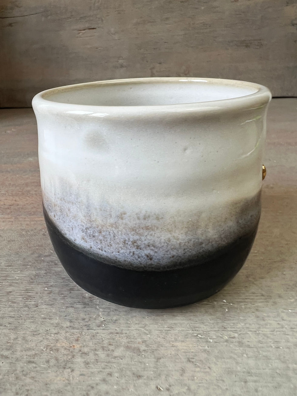 Miniature : Tasse artisanale en grès, avec décor cœur doré email blanc et noir mat