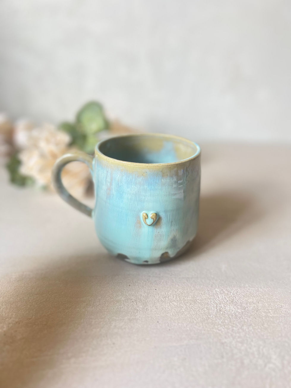 Miniature : Tasse avec  anse , émail bleu turquoise et blanc avec petit coeur