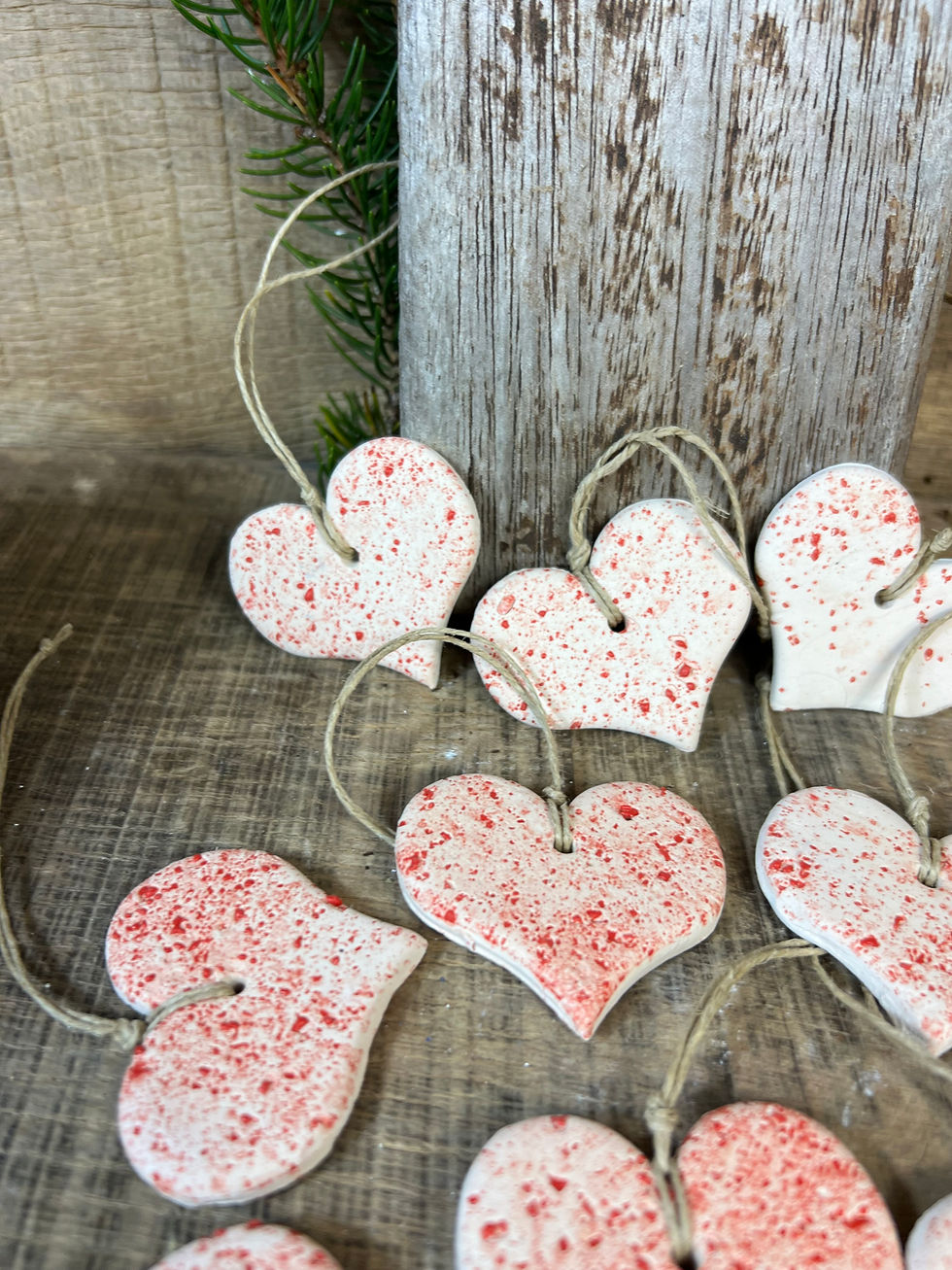 Miniature : Suspension cœur en faïence – Diffuseur d’huiles essentielles artisanal –