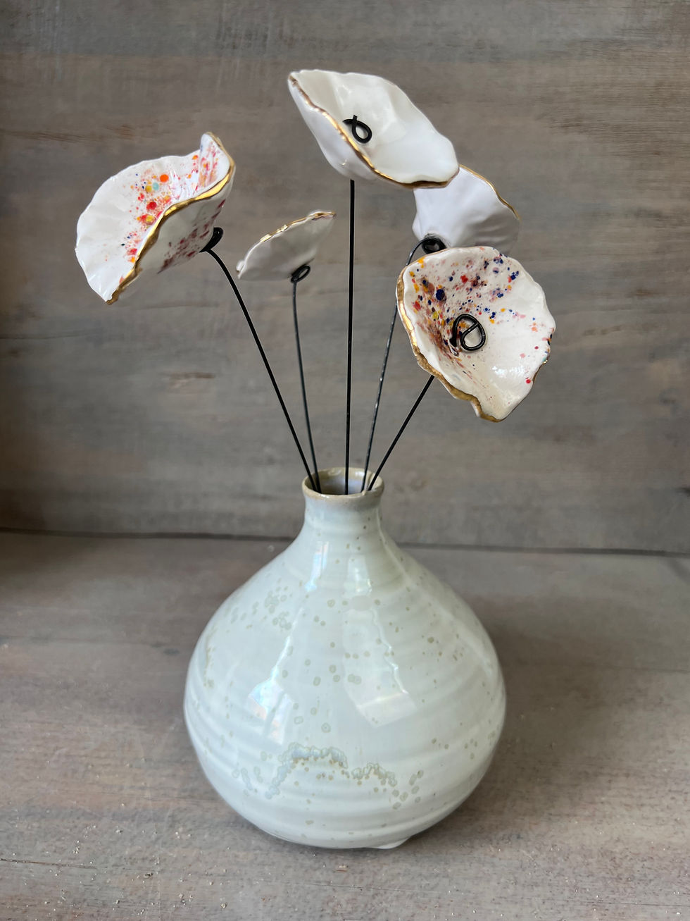 Miniature : 5 fleurs blanches et blanches mouchetées multicolores avec liseré d'or