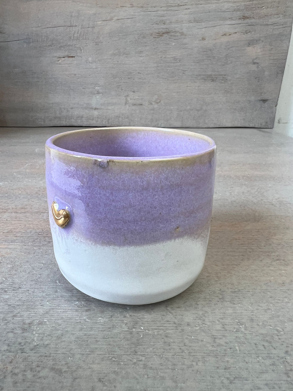 Miniature : Tasse artisanale en grès, avec décor cœur doré email blanc et rose