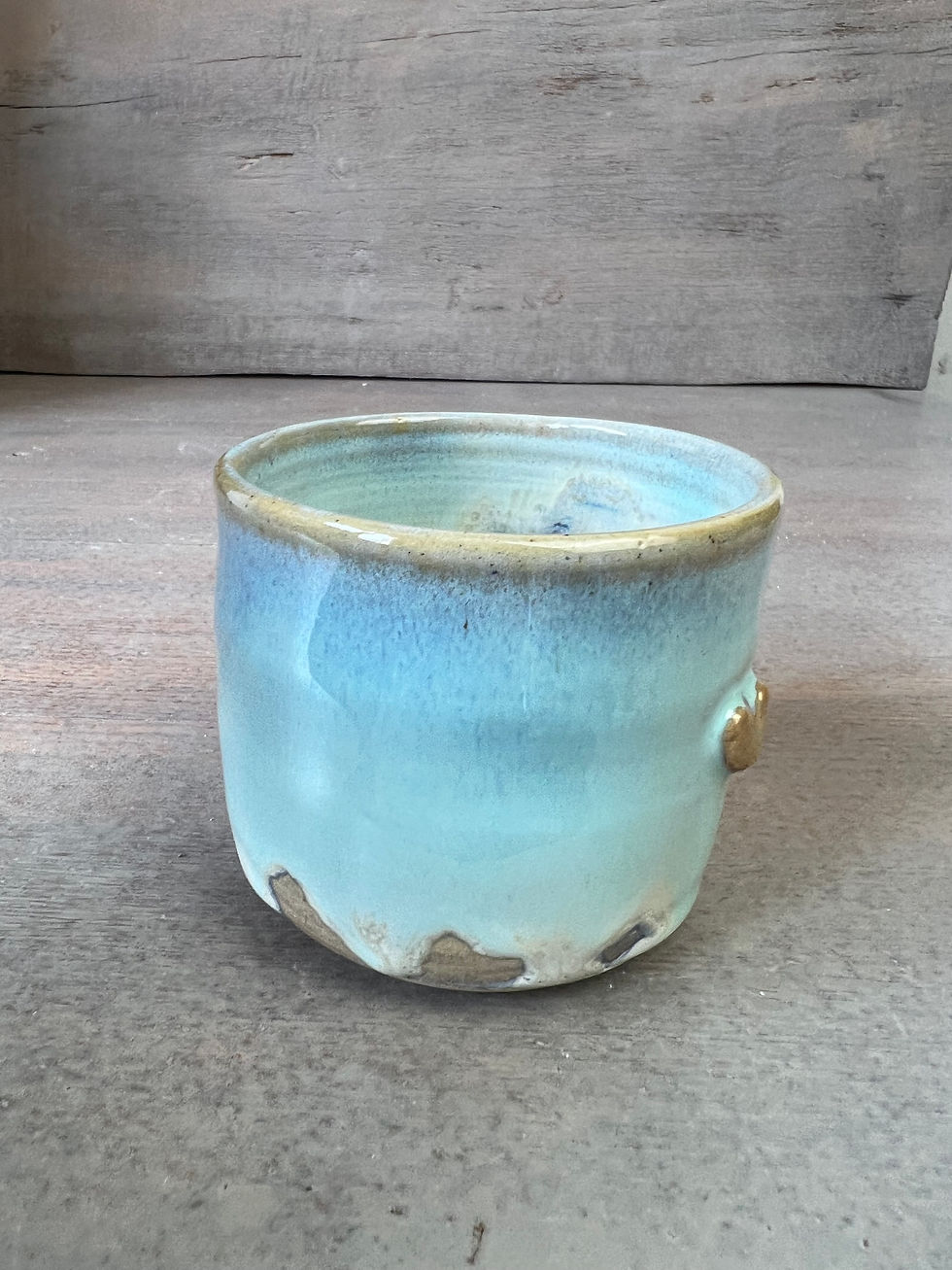 Miniature : Tasse artisanale en grès, avec décor cœur doré email blanc et turquoise