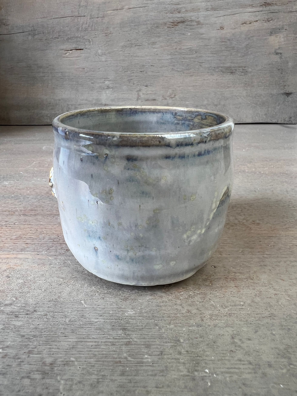 Miniature : Tasse artisanale en grès, avec décor étoile doré email blanc reflet gris violet