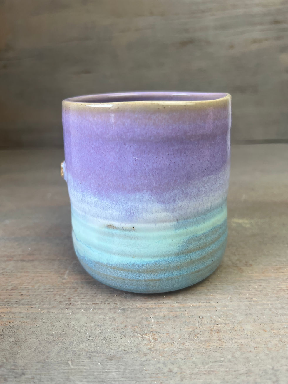 Miniature : Tasse sans anse artisanale en grès, avec décor cœur doré email turquoise et rose