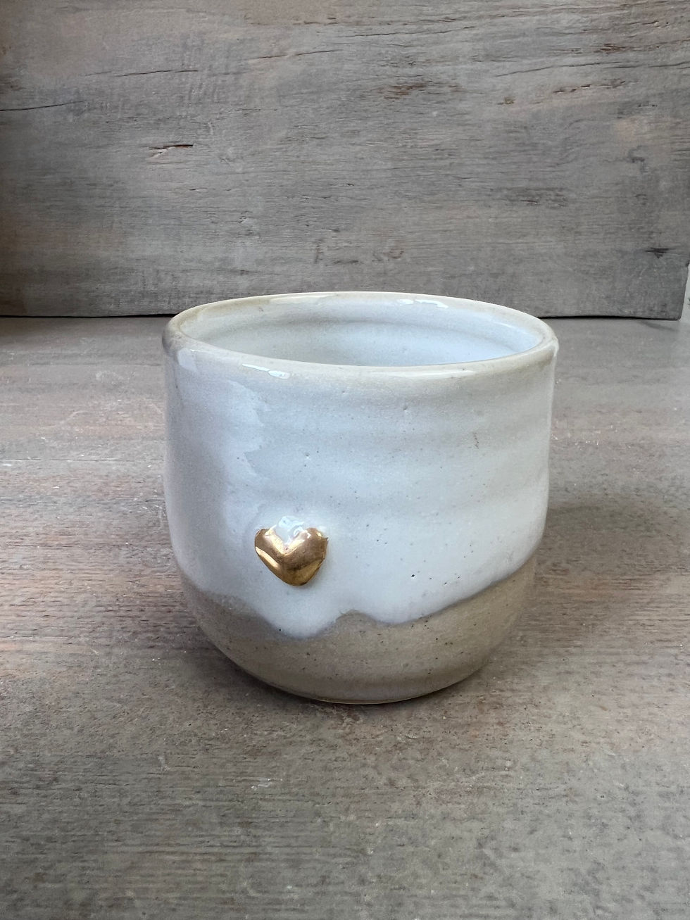 Miniature : Tasse artisanale en grès, avec décor cœur doré email blanc et transparent